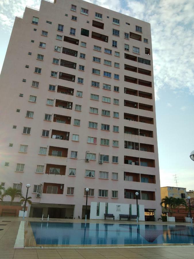 Plaza Melaka Raya Apartment Esterno foto